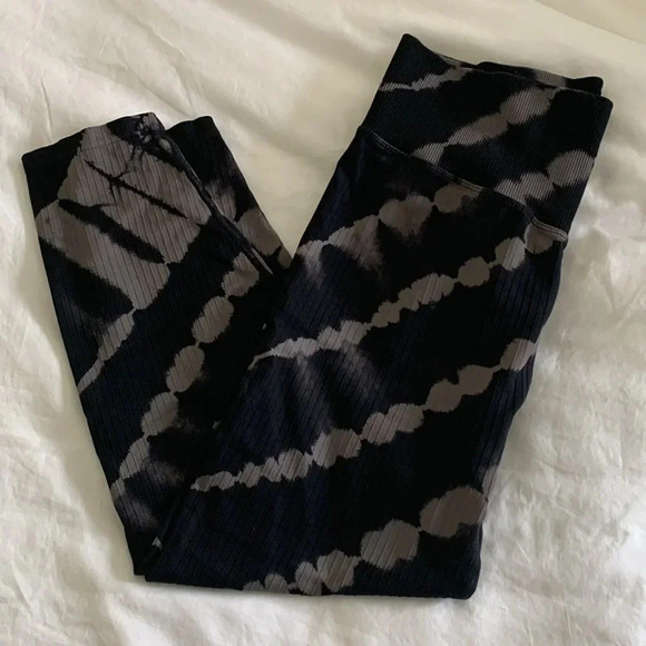 Victoria’s Secret PINK Active leggings. XL - Picture 2 of 7